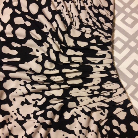 CALVIN KLEIN DRESS SIZE 8 - Picture 3 of 3